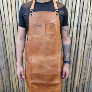 Delantal de cuero marrón